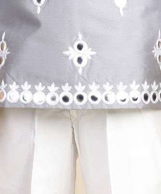 Thread embroidery kurta with pajama 5
