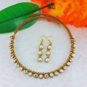 Size-free brass multi stone stud hasli 2