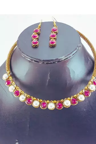 Size-free brass multi stone stud hasli