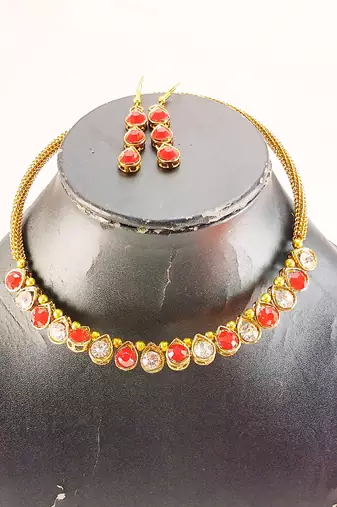 Size-free brass multi stone stud hasli
