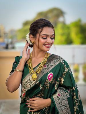 Dark Green Banarasi Art Silk Saree With Zari Weaving Design 1