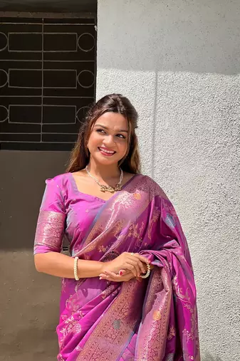 Light Rani Pink Banarasi Art Silk Saree With Zari Weaving Design