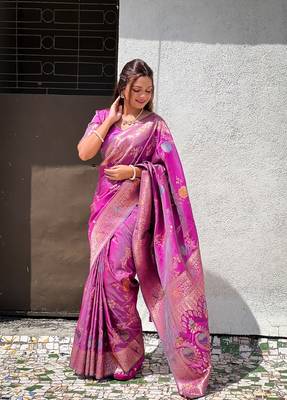 Light Rani Pink Banarasi Art Silk Saree With Zari Weaving Design 3
