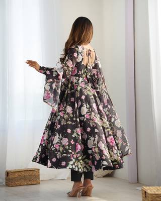 Soft Organza Silk Fabric Fully Flair Kali Pattern And Canvas Patta Anarkali Kurti With Pent And Dupatta 4