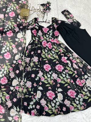 Soft Organza Silk Fabric Fully Flair Kali Pattern And Canvas Patta Anarkali Kurti With Pent And Dupatta 6