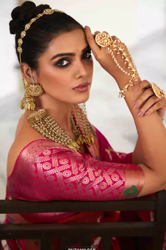 Women's pink georgette banarasi saree with unstitched blouse piece