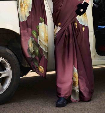 burgundy satin print saree with unstitched blouse piece 4
