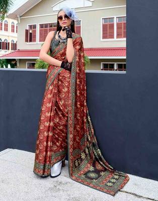 maroon satin print saree with unstitched blouse piece 2