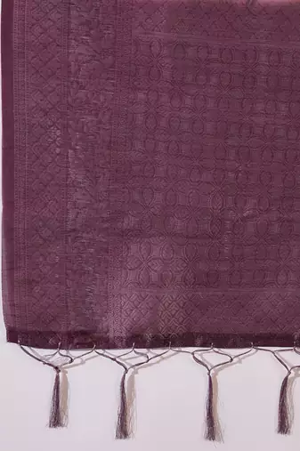 Women's onion poly silk blend saree with unstitched blouse piece