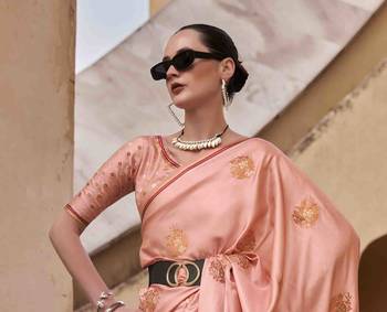 peach satin zari saree with unstitched blouse piece 4