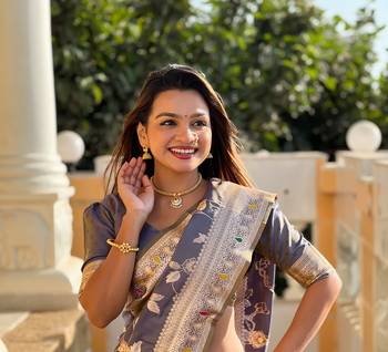 Grey Banarasi Art Silk Saree With Zari Weaving Design 1