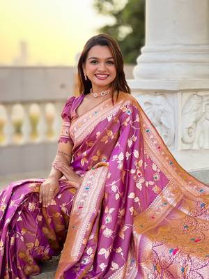 Onion Pink Banarasi Art Silk Saree With Zari Weaving Design 4