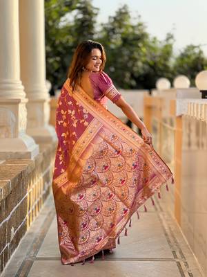 Onion Pink Banarasi Art Silk Saree With Zari Weaving Design 5