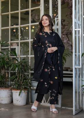 Girlish black silk blend printed beautiful salwar kameez 4