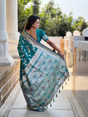 Turquoise Banarasi Art Silk Saree With Zari Weaving Design 5