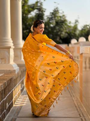 Yellow Banarasi Art Silk Saree With Zari Weaving Design 5