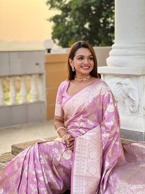 Onion Pink Banarasi Art Silk Saree With Zari Weaving 4