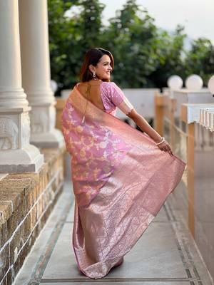 Onion Pink Banarasi Art Silk Saree With Zari Weaving 5