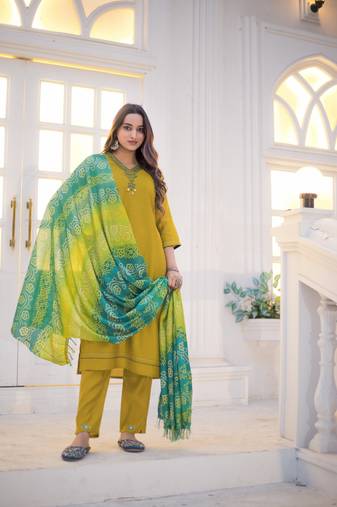 Women Viscos Weaving Straight Kurta With Pant And Dupatta Suit Set 