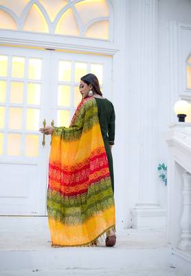 Women Viscos Weaving Straight Kurta With Pant And Dupatta Suit Set  2