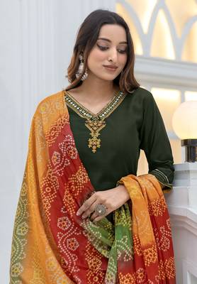 Women Viscos Weaving Straight Kurta With Pant And Dupatta Suit Set  5