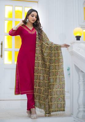 Women Viscos Weaving Straight Kurta With Pant And Dupatta Suit Set  1