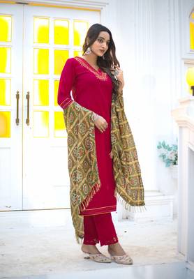 Women Viscos Weaving Straight Kurta With Pant And Dupatta Suit Set  4