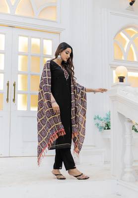 Women Viscos Weaving Straight Kurta With Pant And Dupatta Suit Set  4