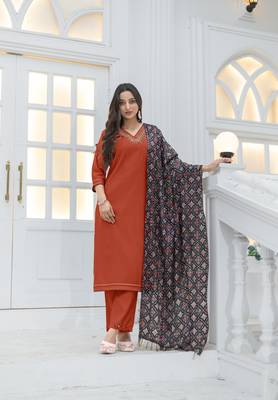 Women Viscos Weaving Straight Kurta With Pant And Dupatta Suit Set  4