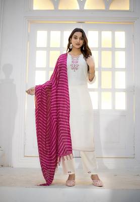 Women Viscos Weaving Straight Kurta With Pant And Dupatta Suit Set  1