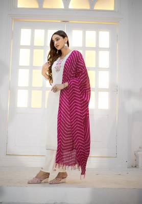 Women Viscos Weaving Straight Kurta With Pant And Dupatta Suit Set  4