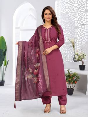 Wine color viscose vertican fabric embroidery work kurta set with digital printed jaquard dupatta 2