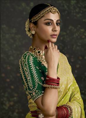 Parrot Green Dola Silk Weaving With Sequnice Work Border & Heavy Designer Contras Blouse 2