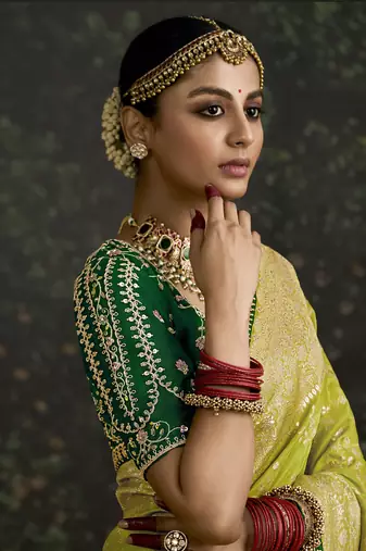 Parrot Green Dola Silk Weaving With Sequnice Work Border & Heavy Designer Contras Blouse