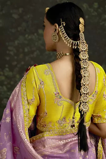 Onion Pink Dola Silk Weaving With Sequnice Work Border & Heavy Designer Contras Blouse