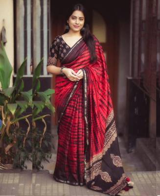 Crimson elegance tie-dye saree 1