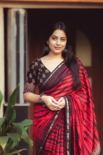 Crimson elegance tie-dye saree