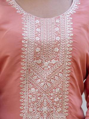 Women's silk blend embroidered kurta pant set with organza print dupatta 3