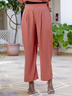 Women's silk blend embroidered kurta pant set with organza print dupatta 4