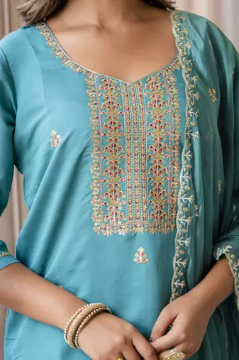 Women's silk blend embroidered kurta pant set with organza print dupatta