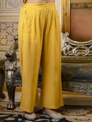 Women's silk blend embroidered kurta pant set with organza print dupatta 4