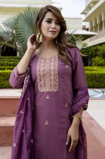 Women's silk blend embroidered kurta pant set with organza print dupatta