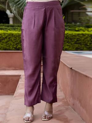 Women's silk blend embroidered kurta pant set with organza print dupatta 4