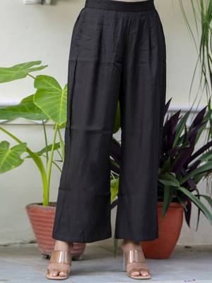 Women's silk blend embroidered kurta pant set with organza print dupatta 3