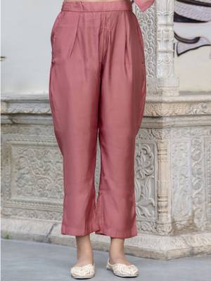 Women's silk blend embroidered kurta pant set with organza print dupatta 4