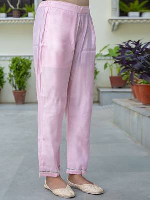 Women's silk blend embroidered kurta pant set with organza print dupatta 4
