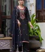 Women's silk blend embroidered straight kurta pant set with organza embroidery dupatta