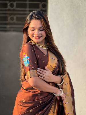 Brown soft silk blend woven ethnic saree 3