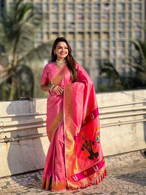 Pink soft silk blend woven ethnic saree 4