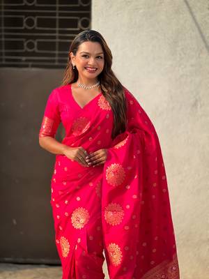 Pink moonga silk blend woven dual zari peacock festive wear saree 3